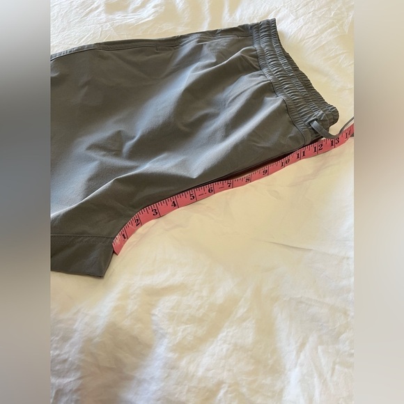 J Hilburn | Shorts Men's SZ 43 Gray Athletic Casual Polyester Gym Yoga Unlined - Picture 6 of 8